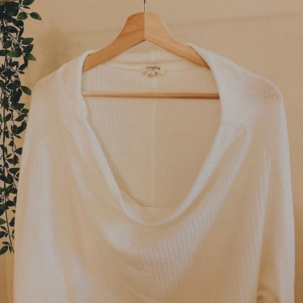 dressup boutique off-the-shoulder long sleeve top